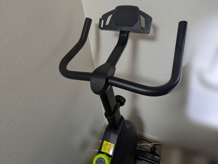 FITBOXのハンドルとタブレットスタンド部分